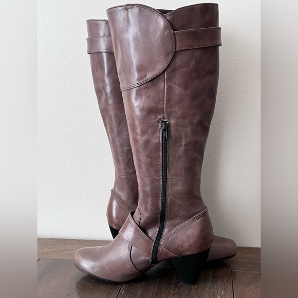 Born Crown Brown Leather Heeled Boots Womens size 10 - Picture 5 of 10
